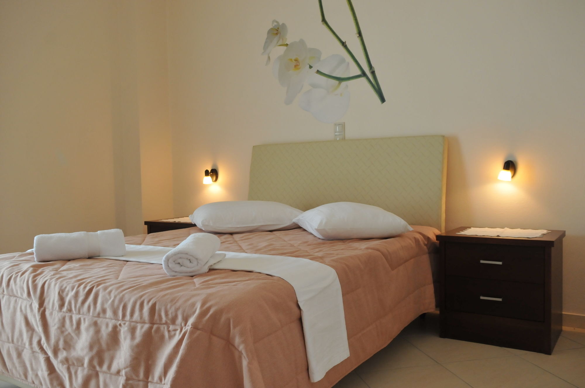 Aparthotel Finiki Plaza